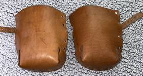 940488 Craftsman Vintage Leather Wool Felt Padded Pair Of Knee Pads