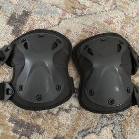 1011208 Hatch Xtak Knee Pads - Black One Size