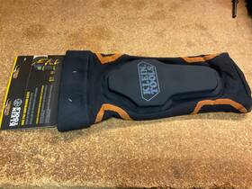60623 Klein Tools Knee Pad Compression Sleeve M/l