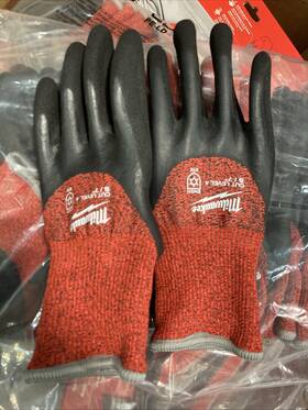 48-73-7940b Milwaukee 12-pack Cut Level 4 Winter Dipped Gloves - S