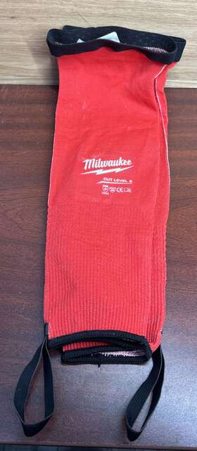 48-73-9030 Milwaukee 16 Inch Cut Level 3 Protective Sleeves New Without Box