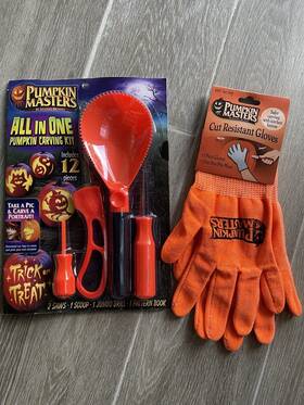 Pumpkin Masters 071169337566 Set Of - Cut Resistant Gloves One Size Fits Most And Craving Kit