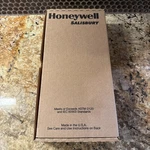 Honeywell Salisbury GK0011B/10 Size Electrical Glove Kit New W/box. Fixed Price $70.00.