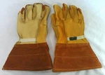 Kunz Co. Chicago Buck Skin Work Gloves Size 10 Model Heavy Leather. Fixed Price $25.00.