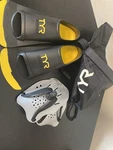 Unisex Tyr Burner Swim Training Fins, Hand Paddles & Drag Bag Set Men 5-7. Fixed Price $20.00.