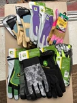 John Deere Boss Miracle Gro Work Gloves For And Women. Fixed Price $19.99.