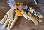 Carhartt Insulated Work Gloves Size 2XL Suede Knit Cuff Pair. Fixed Price $19.99.