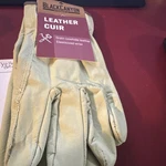 Blackcanyon Outfitters Gloves 82030/L Grain Leather Driver. Fixed Price $13.91.