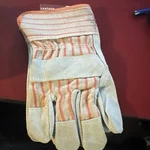 Blackcanyon Outfitters 701710L Glove Prem Split Cowhide Palm Cuff. Fixed Price $22.13.