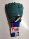 Xl Boss Trailwise Outdoor Activity 3M Thinsulate Green Gloves With Clip. Fixed Price $40.00.
