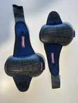 Westward Gently Used Knee Pads 5MZH8 Great Condition. Fixed Price $15.00.